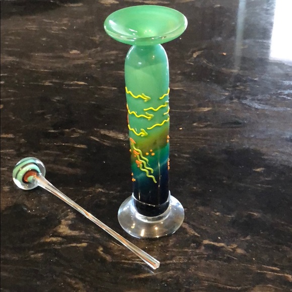 Vintage glass perfume bottle with stopper - Picture 2 of 5